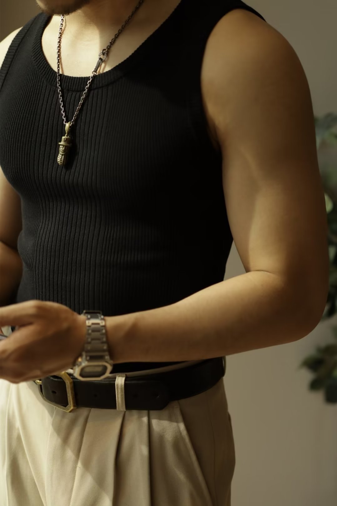 Solid color knitted vest-D603