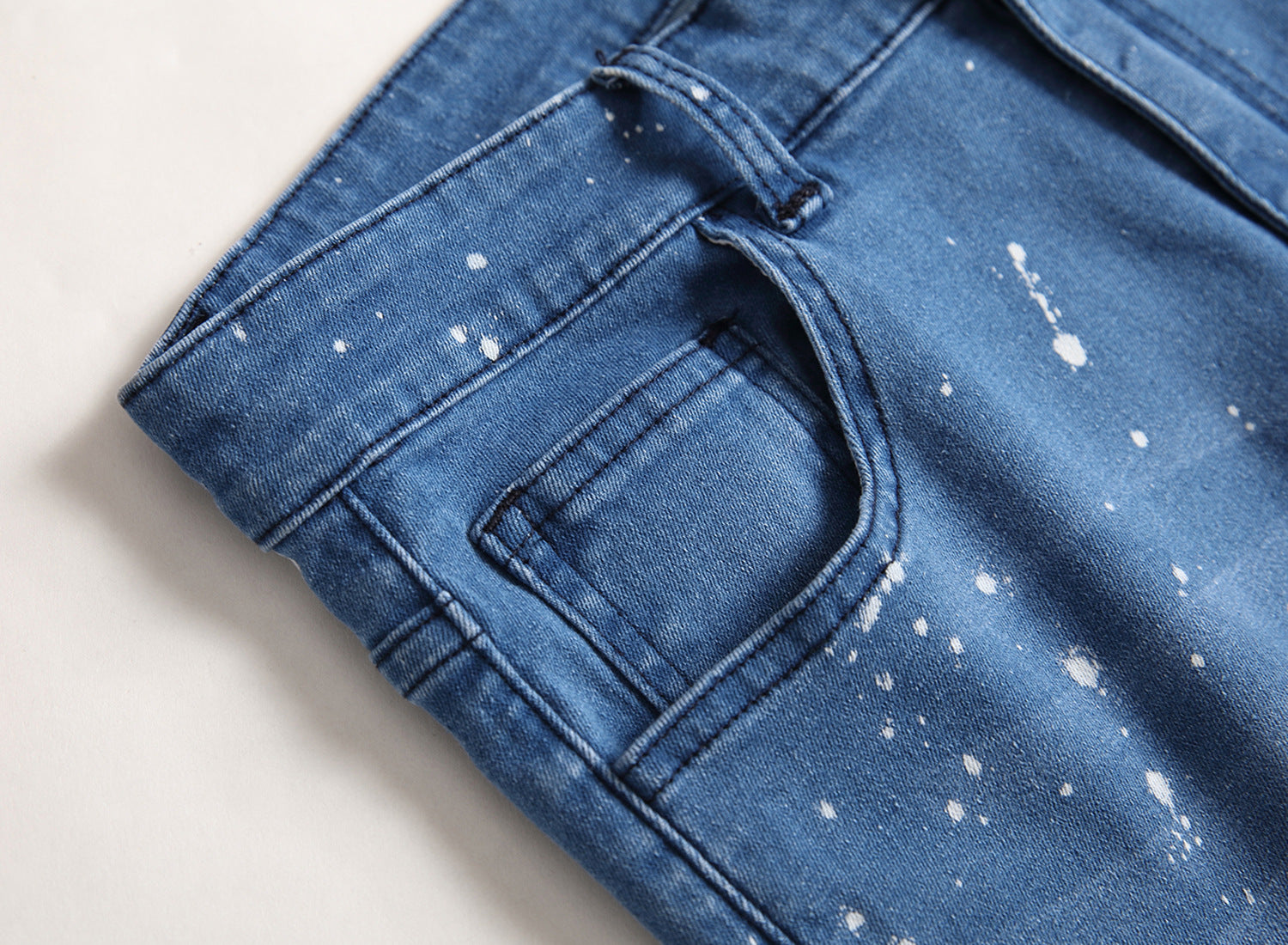 Ripped denim shorts-D139