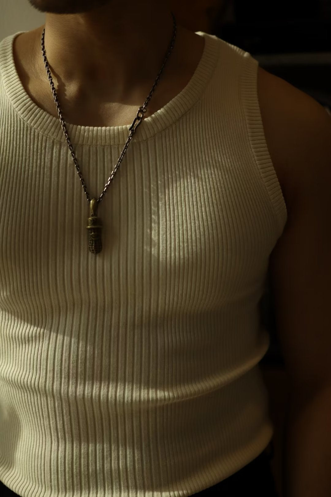 Solid color knitted vest-D603