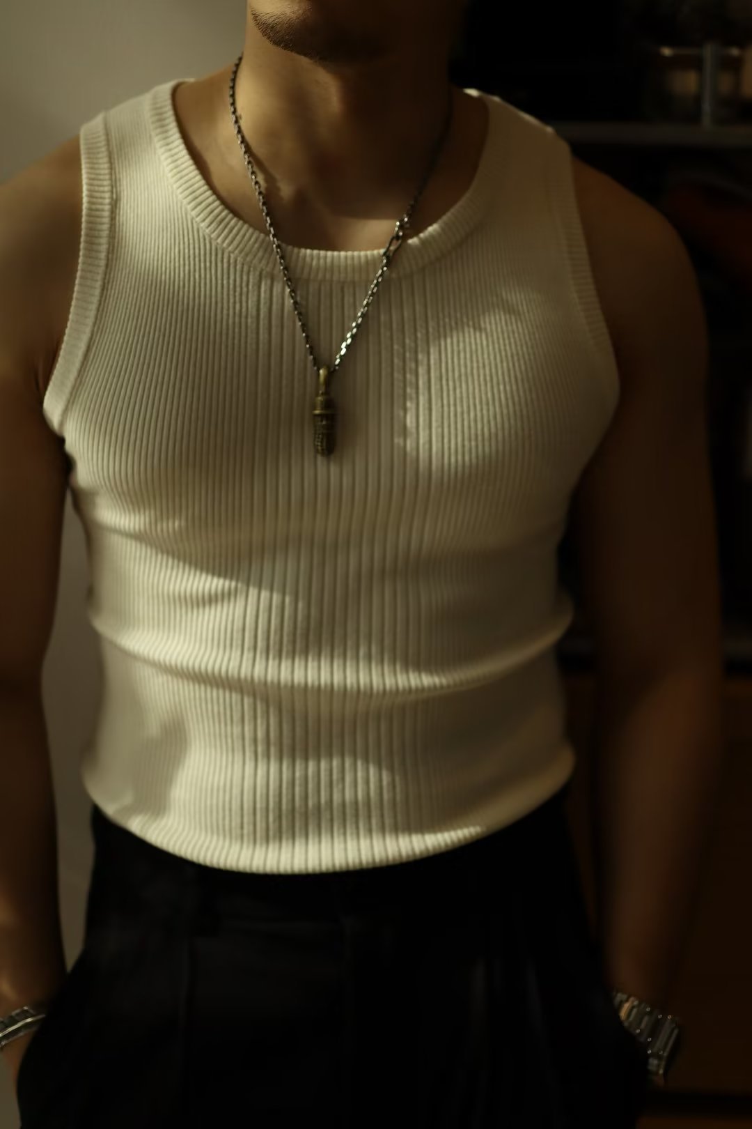 Solid color knitted vest-D603