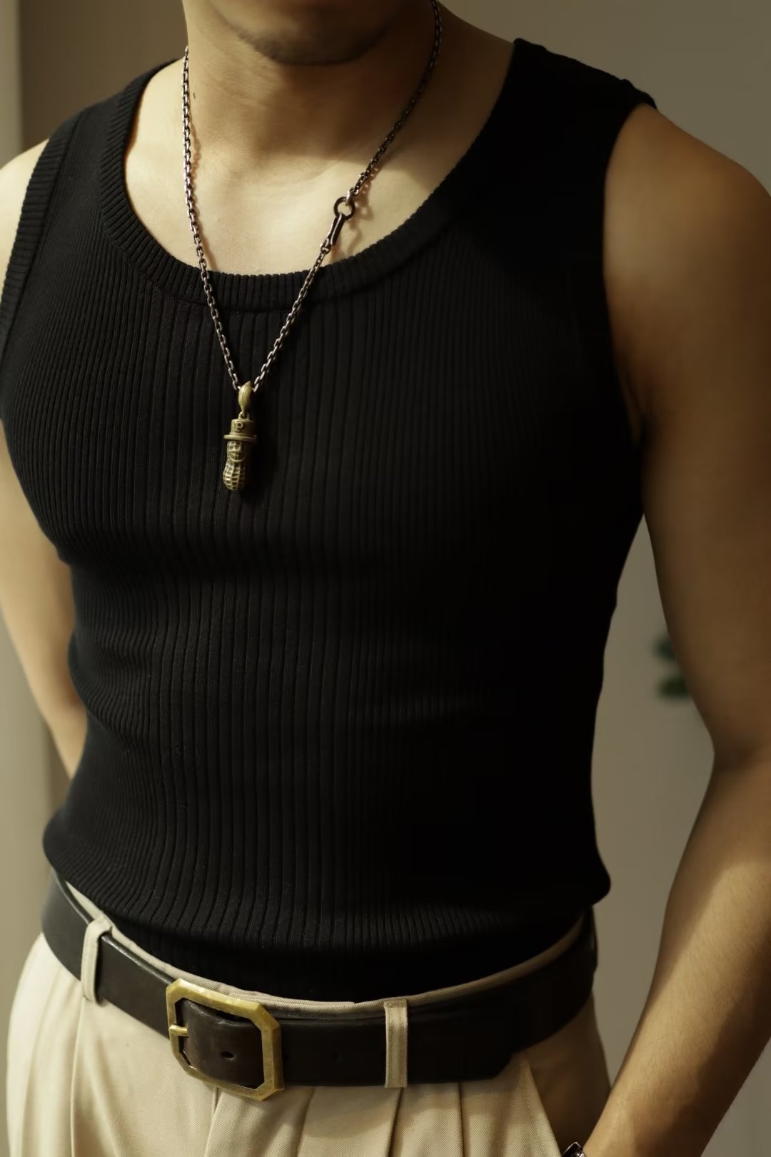 Solid color knitted vest-D603