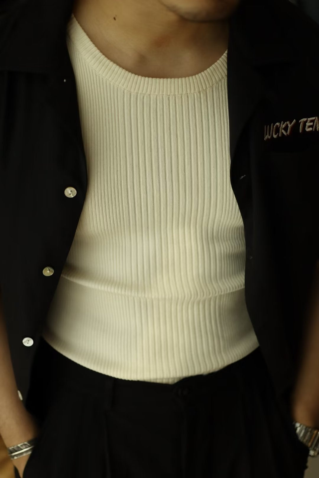 Solid color knitted vest-D603