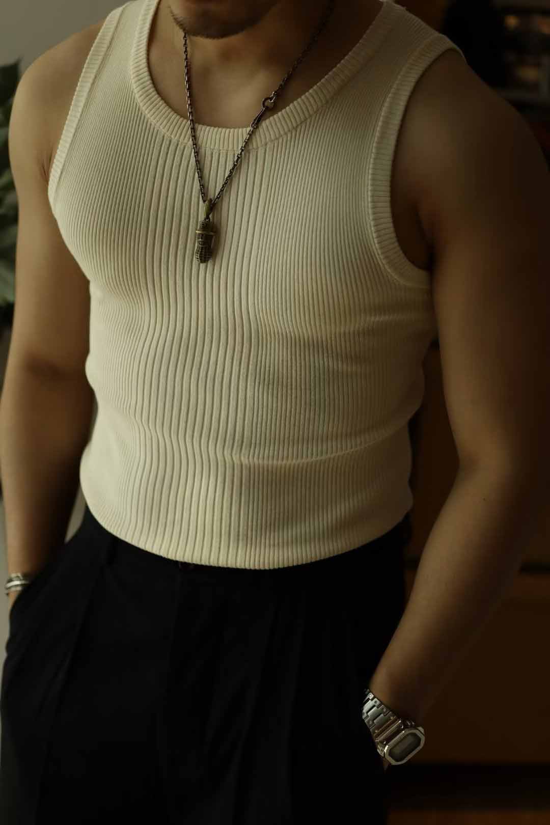 Solid color knitted vest-D603